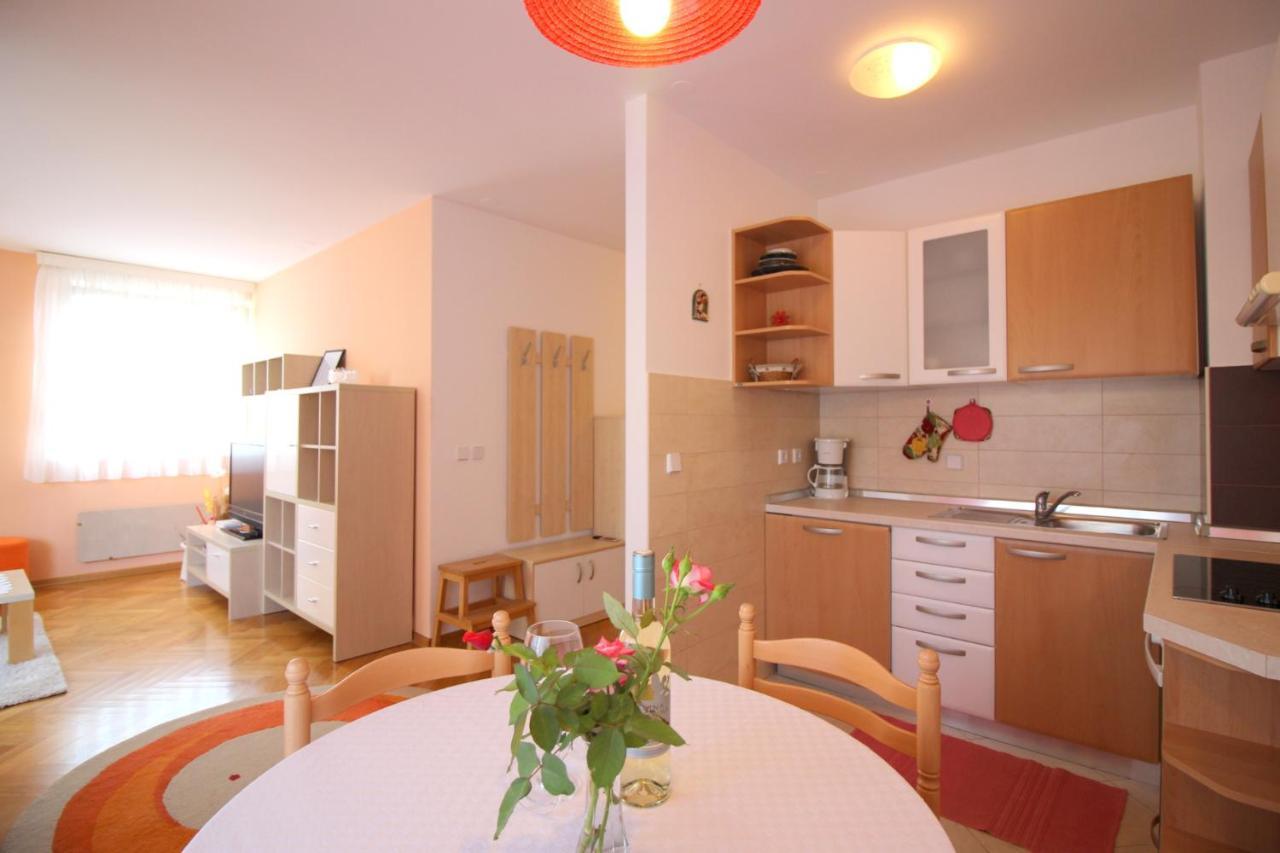 Apartment Vojka In City Center Poreč Dış mekan fotoğraf