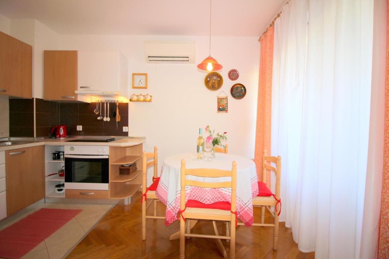 Apartment Vojka In City Center Poreč Dış mekan fotoğraf